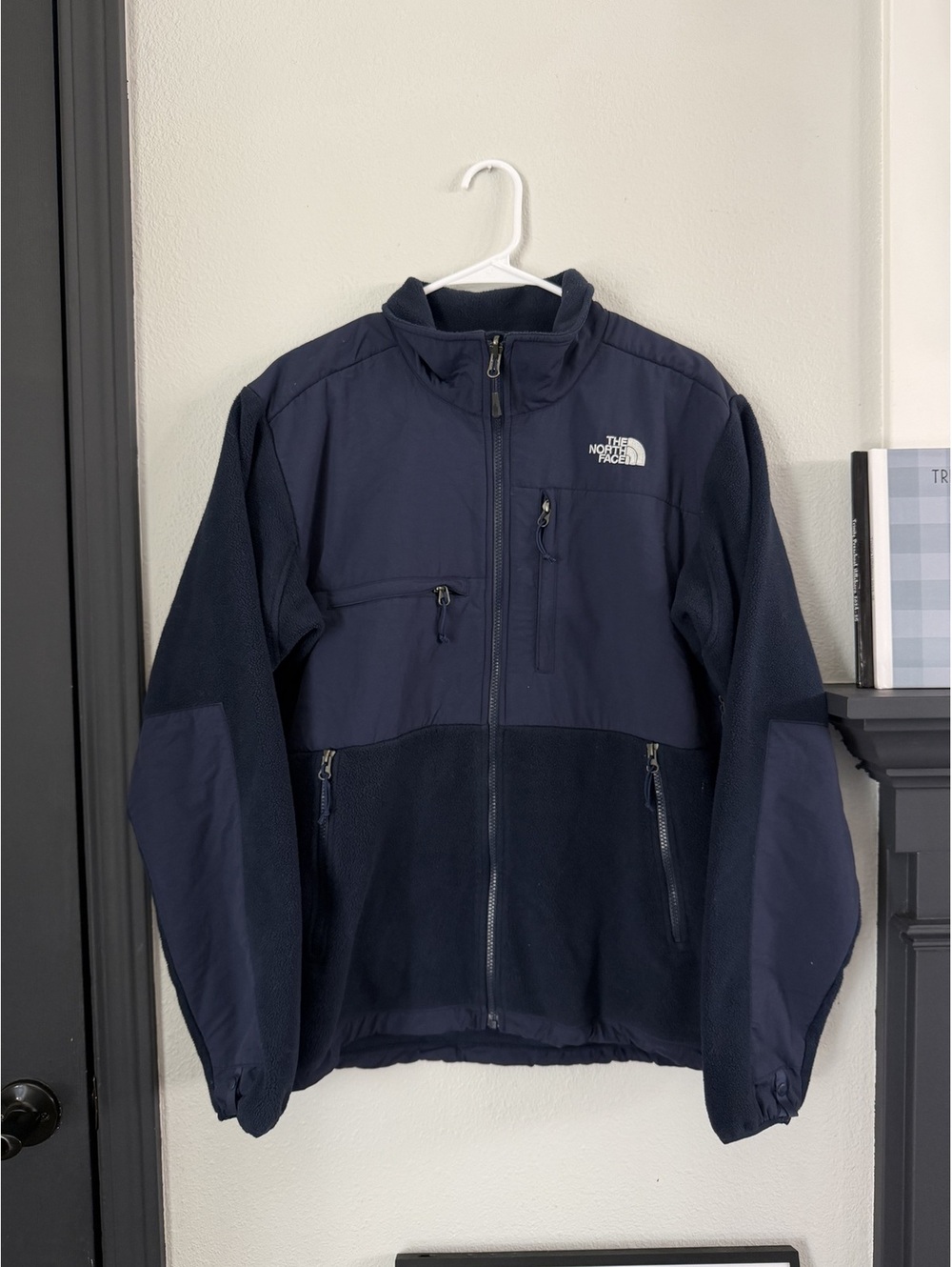 Men’s north face size medium